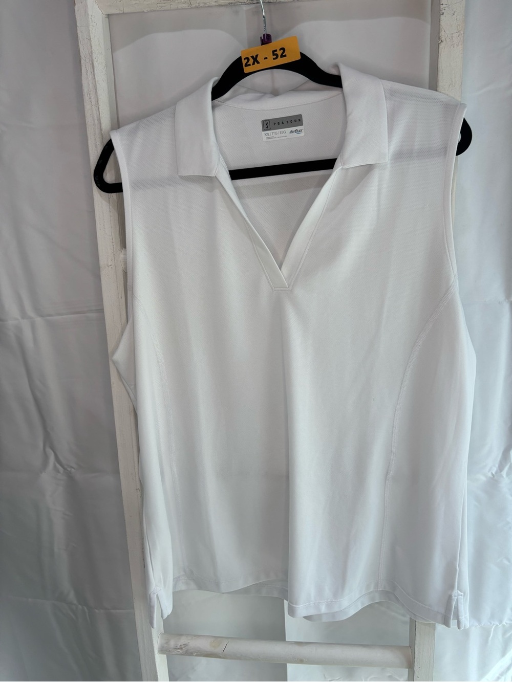 PGA Tour White Sleeveless V-Neck Polo Tank